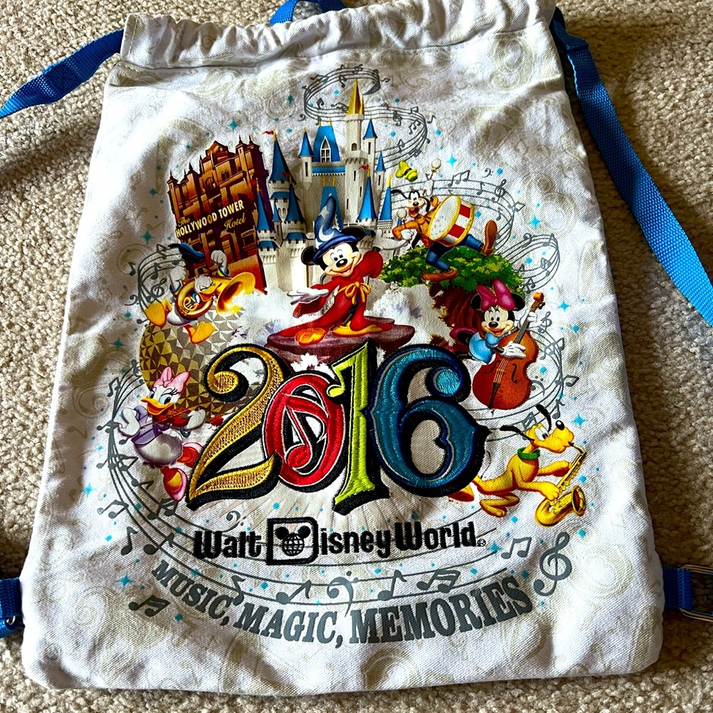 Walt Disney World 2016 limited edition embroidered string backpack.